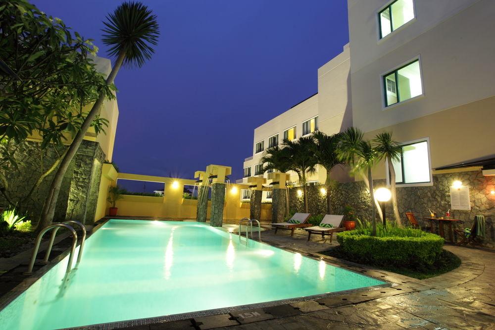 Ibis Malioboro Hotel Yogyakarta Exterior foto