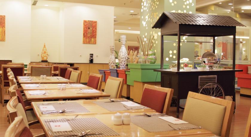 Ibis Malioboro Hotel Yogyakarta Exterior foto