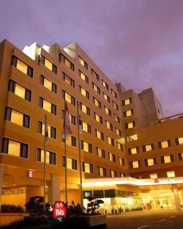 Ibis Malioboro Hotel Yogyakarta Exterior foto