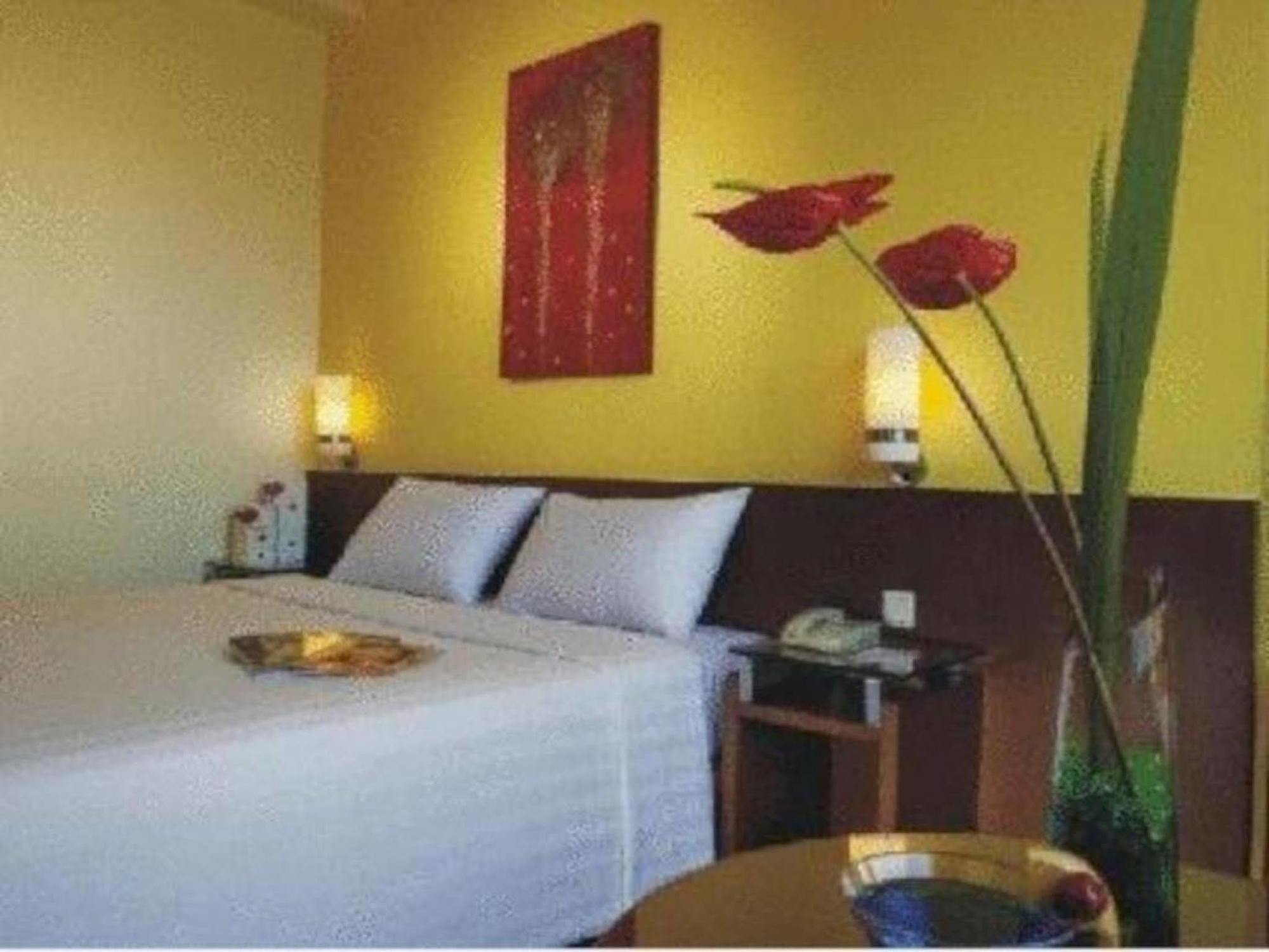 Ibis Malioboro Hotel Yogyakarta Exterior foto
