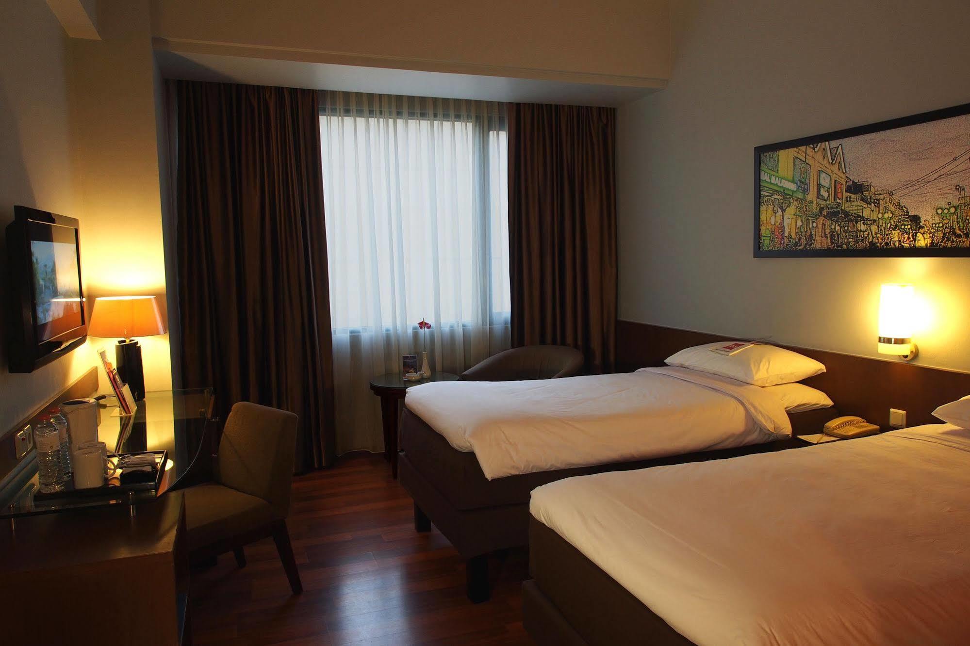 Ibis Malioboro Hotel Yogyakarta Exterior foto